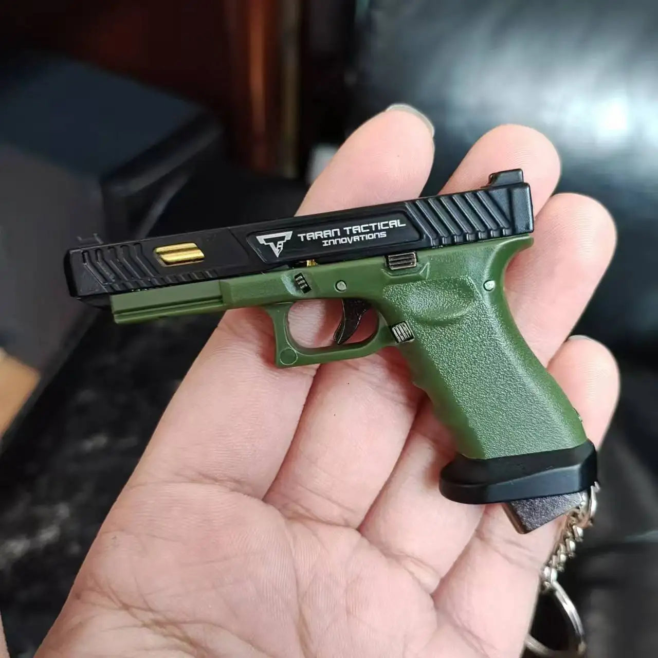 1:3 TTI G34 Mini Alloy Pistol Model Detachable Toy Gun Keychain Pendant Miniature Pistola Collection Toy Boys Adult Gifts