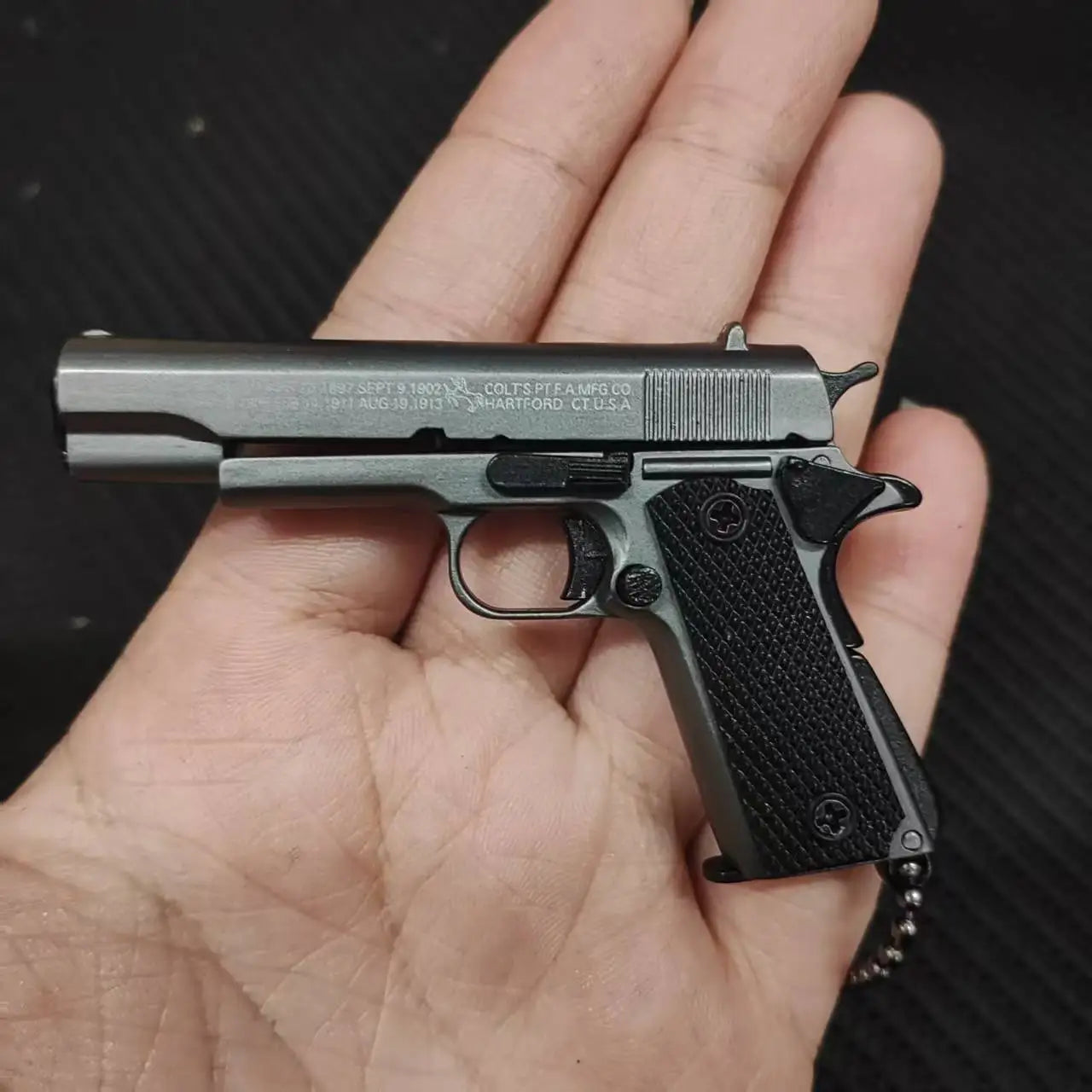 1:3 Alloy M1911 Pistol Model Miniature Detachable Toy Gun Keychain Backpack Pendant Decoration Gift For Boys Adult
