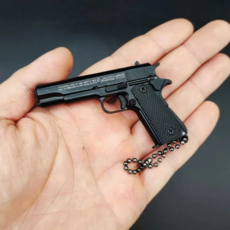 1:3 Miniature 92F Pistol Disassemble Toy Gun Weapon Model Alloy Keychain Craft Pendant Assemble Gun for adult children Gift