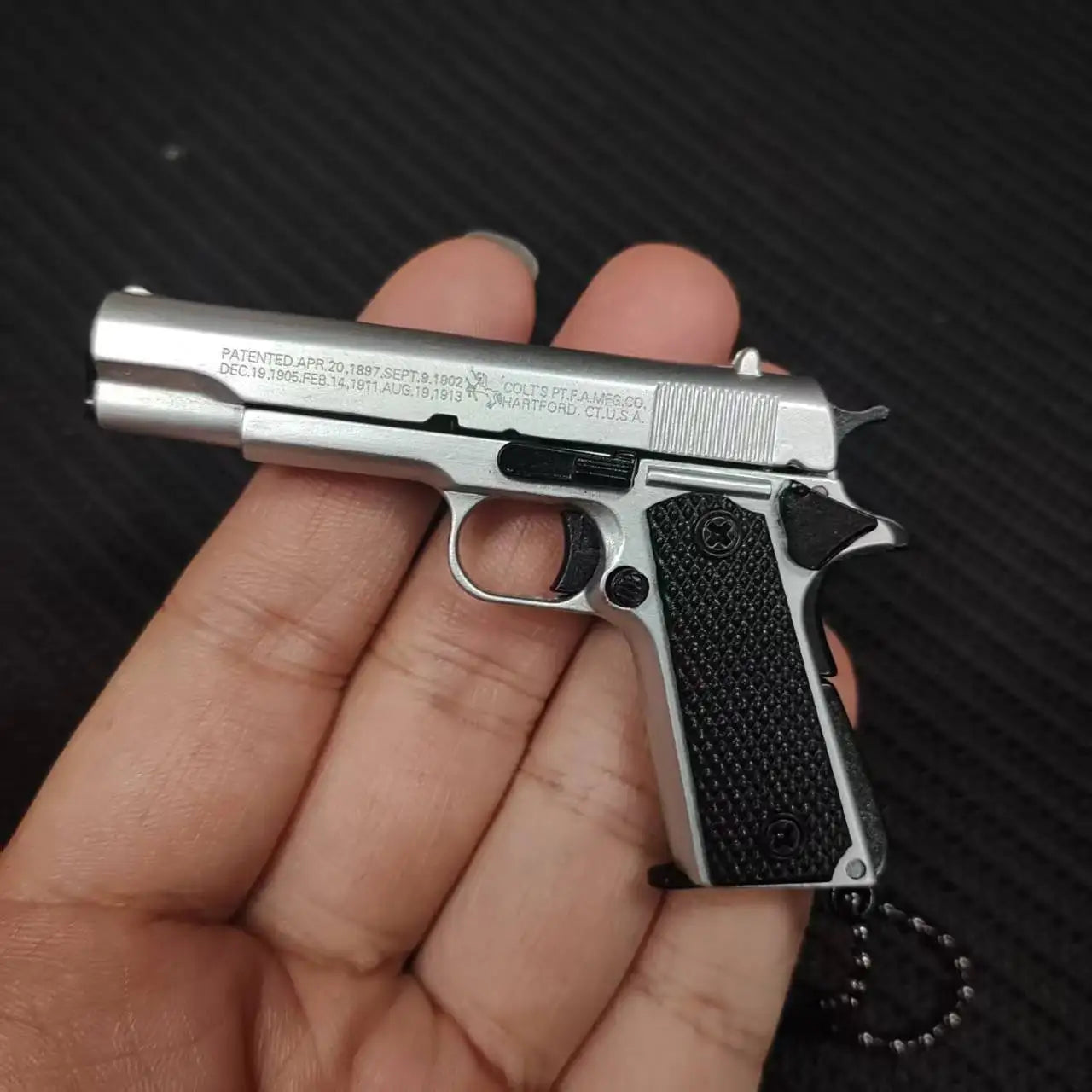 1:3 Alloy M1911 Pistol Model Miniature Detachable Toy Gun Keychain Backpack Pendant Decoration Gift For Boys Adult