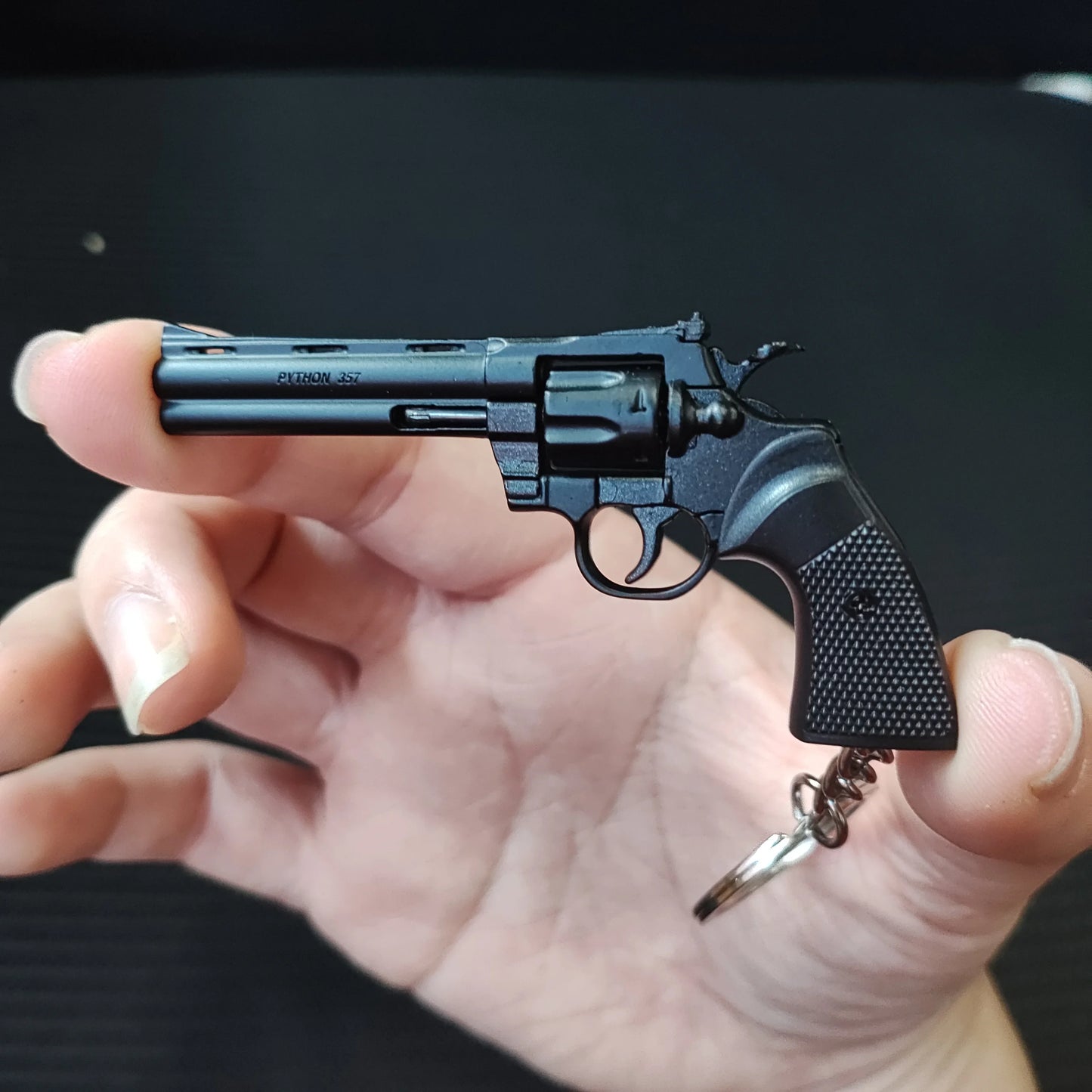 1:3 Miniature Revolver G34 Pistol Model Alloy Detachable G17 Toy Gun Keychain Pendant Ornaments Children Toy