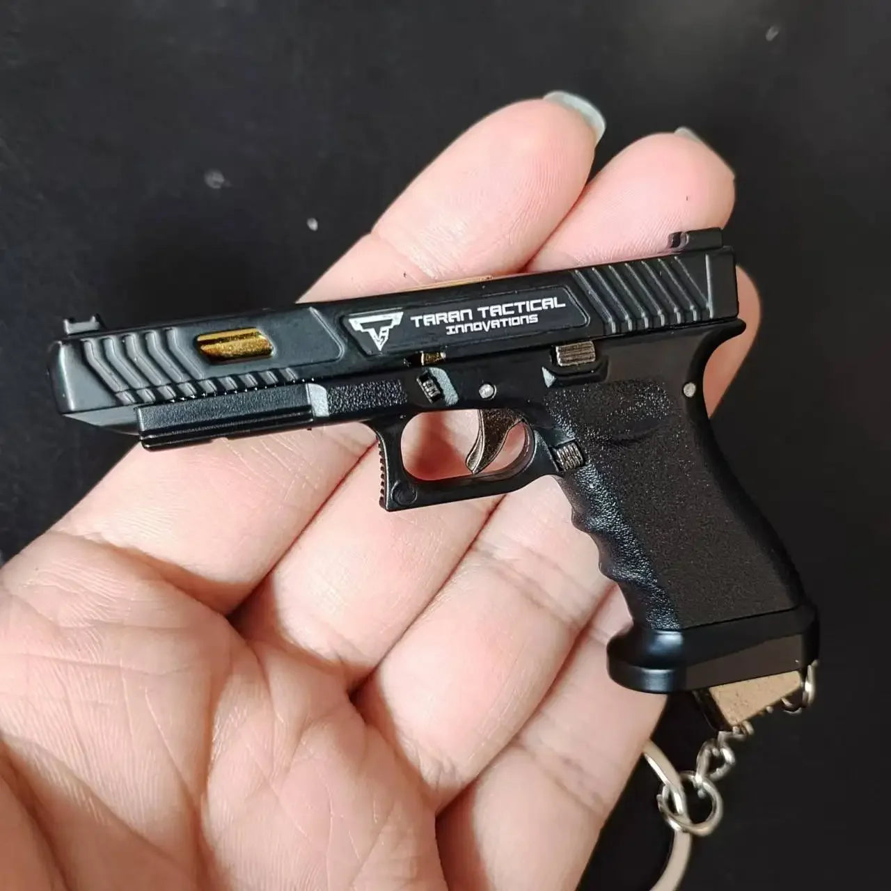 1:3 Miniature Revolver G34 Pistol Model Alloy Detachable G17 Toy Gun Keychain Pendant Ornaments Children Toy