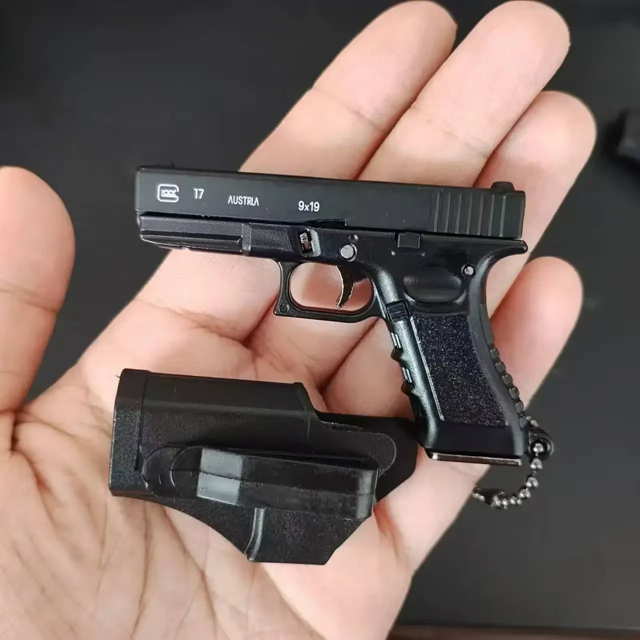 1:3 G17 Miniature Pistol Model With Holster Metal Toy Gun Detachable DIY Semi-alloy Keychain Pendant Ornaments Children's Toy