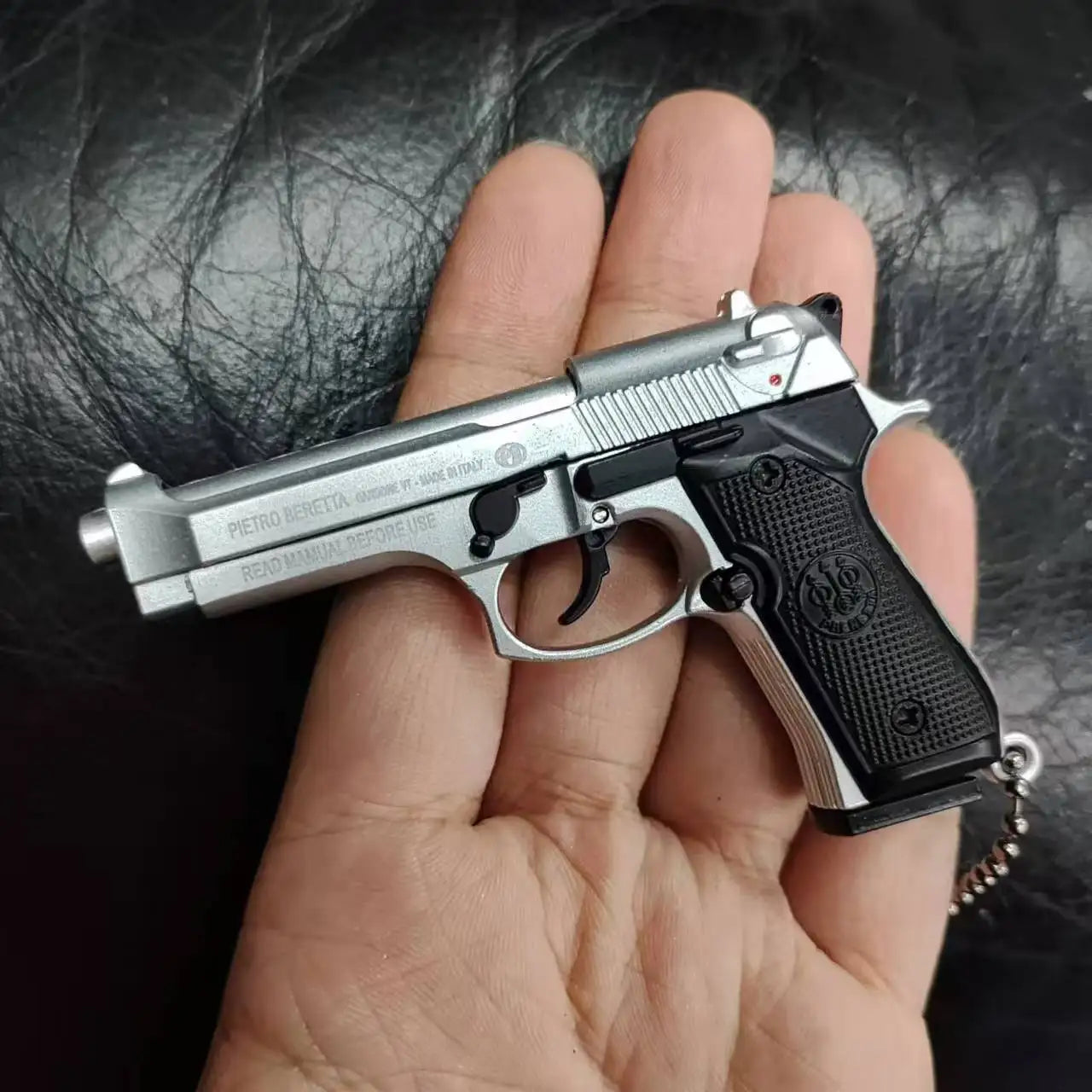 1:3 Mini Alloy TTI G34 Pistol Model Detachable Toy Gun Keychain Pendant Miniature Pistola Collection Toy Boys Adult Gifts