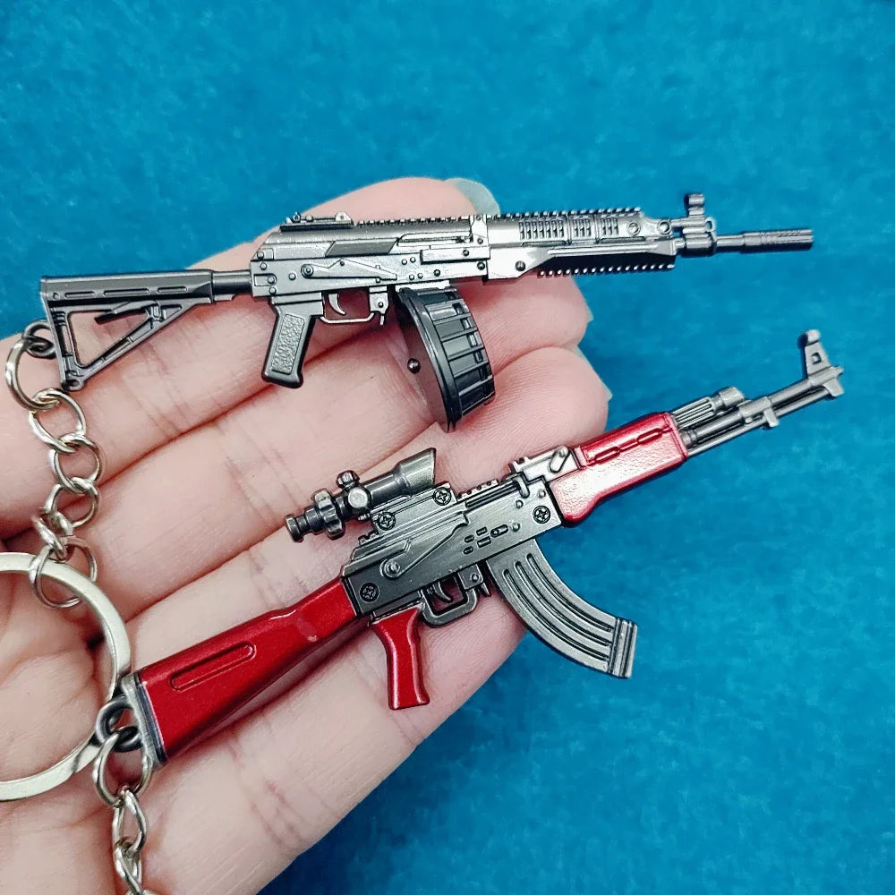 9cm Alloy QBZ95 AK47 Pistol Model Keychain Jewelry Mini Rifle Gun Toy Craft Bag Pendant for Boys Children Gift