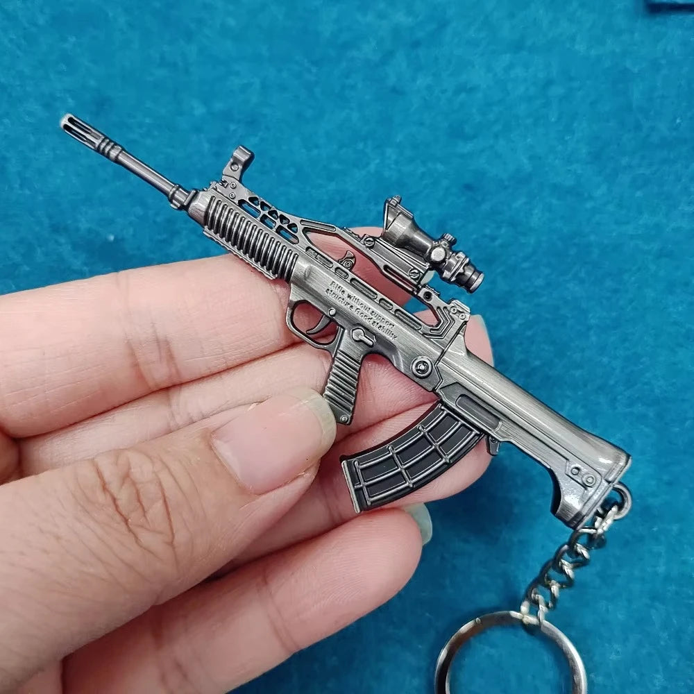 9cm Alloy QBZ95 AK47 Pistol Model Keychain Jewelry Mini Rifle Gun Toy Craft Bag Pendant for Boys Children Gift