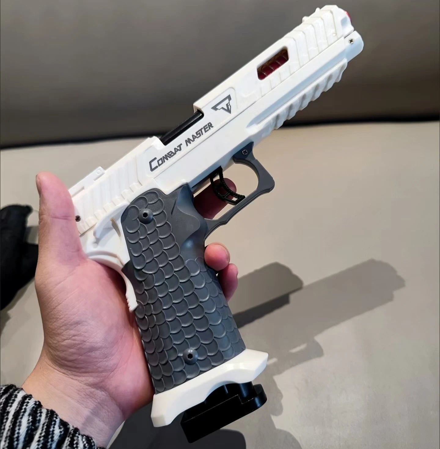 Continuous Firing Shell Throwing Toy Gun Blowback Soft Bullet Pistol Empty Hanging Outdoor Game Airsoft for Boys Gifts