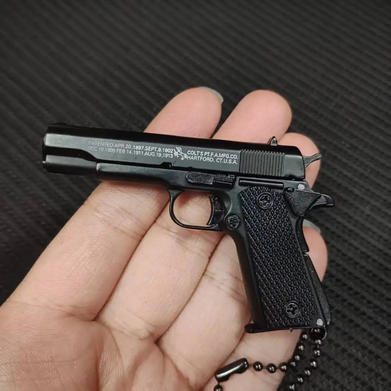 1:3 Alloy M1911 Pistol Model Miniature Detachable Toy Gun Keychain Backpack Pendant Decoration Gift For Boys Adult