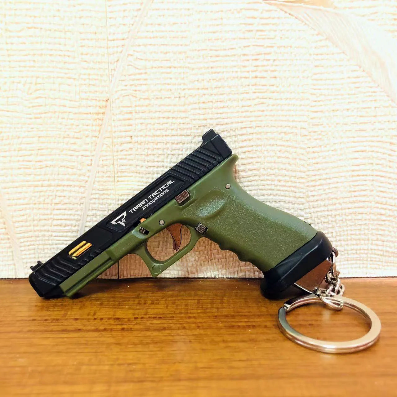 1:3 Mini Alloy TTI G34 Pistol Model Detachable Toy Gun Keychain Pendant Miniature Pistola Collection Toy Boys Adult Gifts