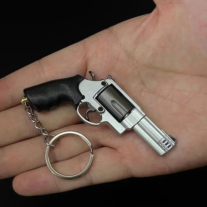 Detachable Toy Gun 1: 3 M500 Alloy Revolver Gun Models Mini Metal Keychain Toys Ornament Pendant Fake Gun for Adult Gift