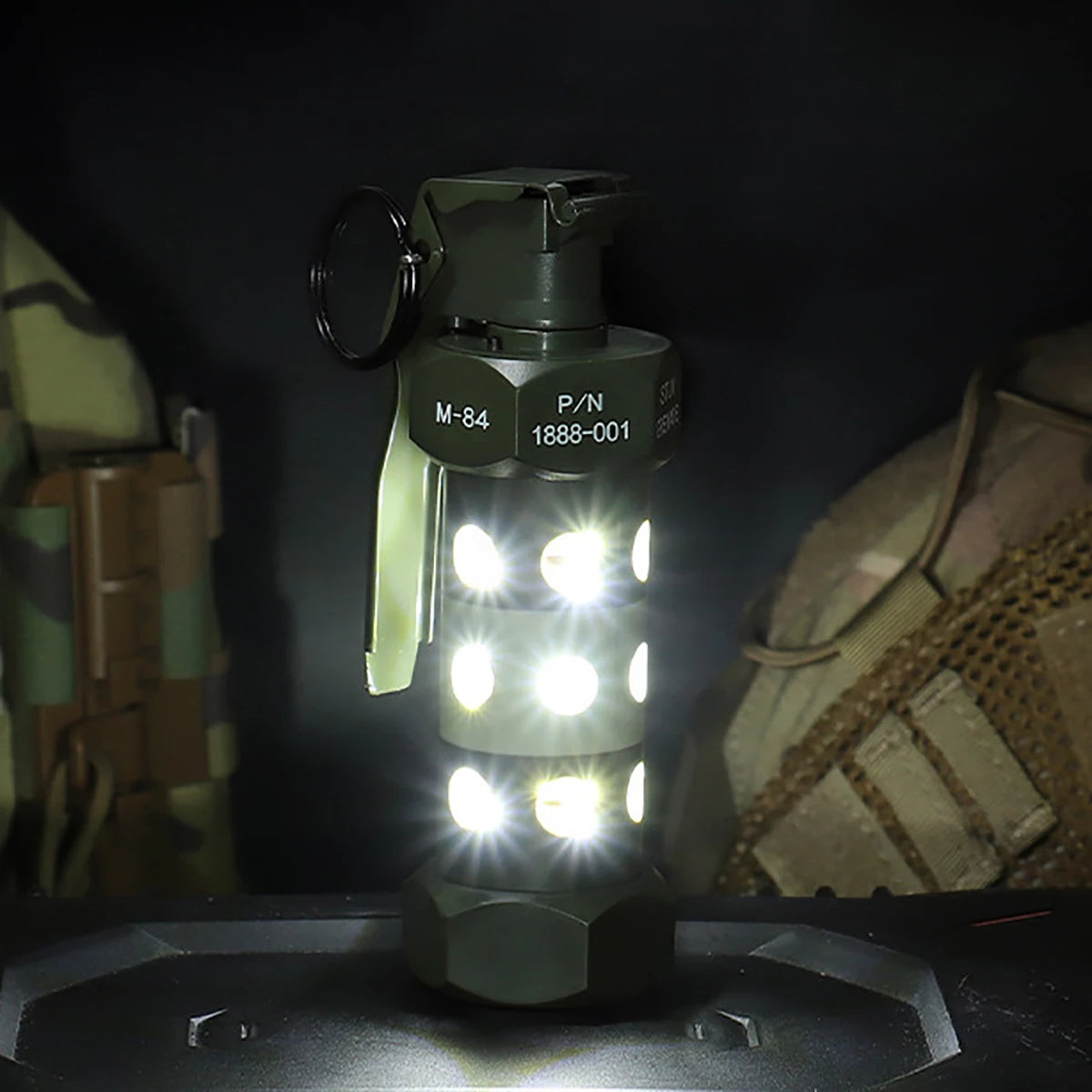 Tactical Camping Light M84 Fake Grenade Flash Explosion Outdoor LED Light Military Lovers Airsoft Grenade Flash Bomb Model