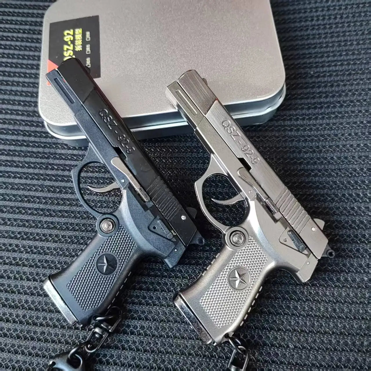 Mini QSZ92 Gun Models 1: 3  Alloy Metal Toys Detachable Toy Gun Desktop Ornament Pendant Fake Gun Holiday Gift for Adult
