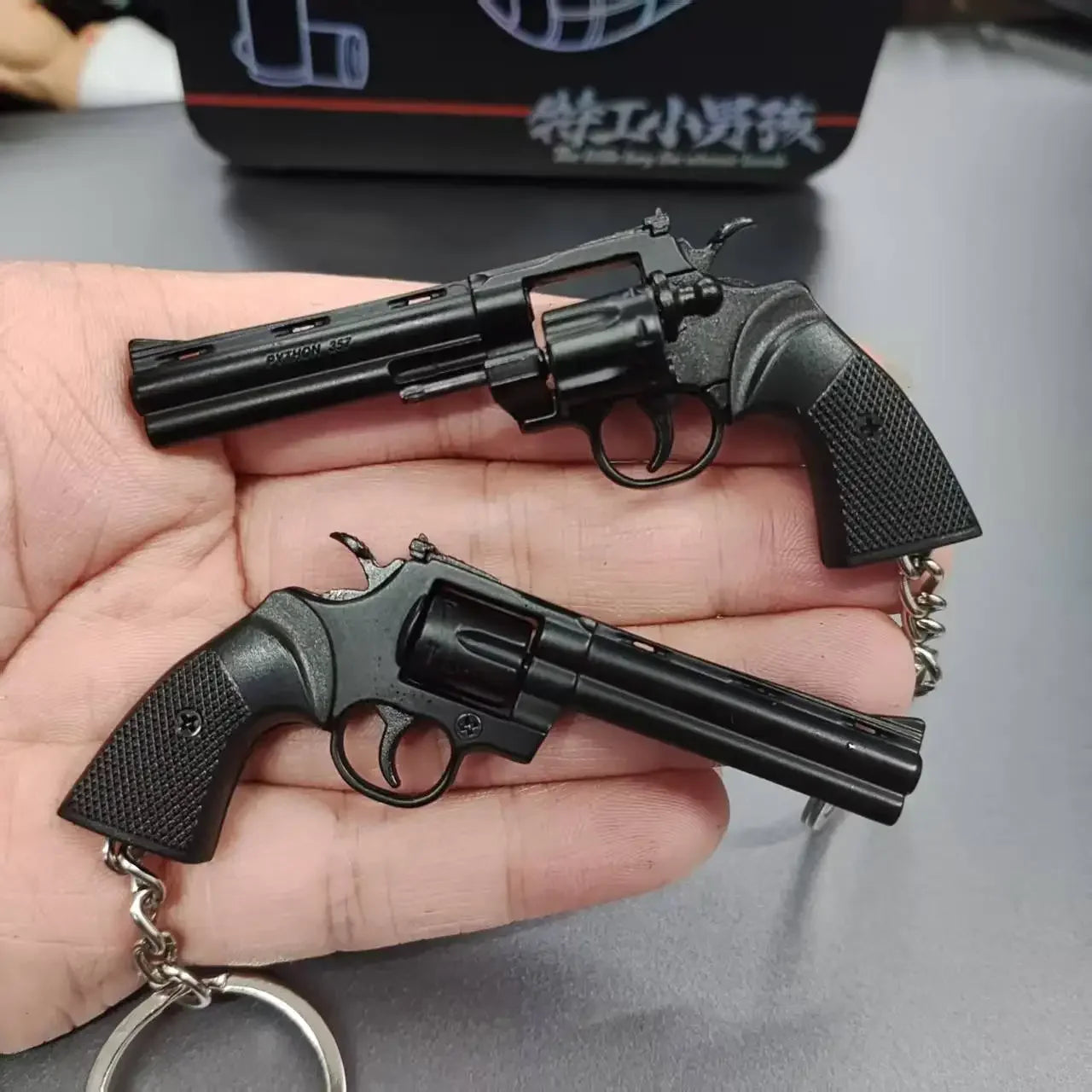 1:3 Miniature Revolver Pistol Desert Eagle Model Detachable Alloy Toy Gun Keychain Pendant Ornaments For Adult Boys Gift
