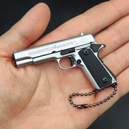 1:3 Miniature 92F Pistol Disassemble Toy Gun Weapon Model Alloy Keychain Craft Pendant Assemble Gun for adult children Gift