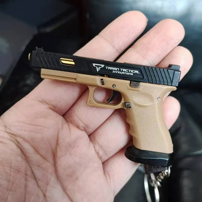 1:3 TTI G34 Mini Alloy Pistol Model Detachable Toy Gun Keychain Pendant Miniature Pistola Collection Toy Boys Adult Gifts