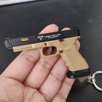 1:3 Semi Alloy G34 TTI Pistol Model Keychain Disassemble Mini Gun Toy Craft Bag Pendant for Chlidren Adults