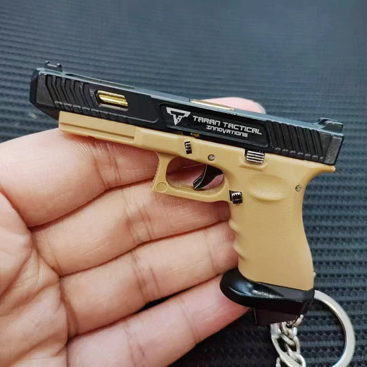1:3 Mini Alloy TTI G34 Pistol Model Detachable Toy Gun Keychain Pendant Miniature Pistola Collection Toy Boys Adult Gifts