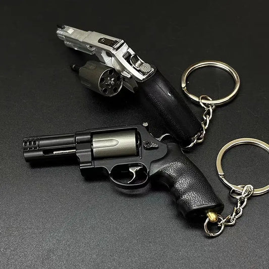 Detachable Toy Gun 1: 3 M500 Alloy Revolver Gun Models Mini Metal Keychain Toys Ornament Pendant Fake Gun for Adult Gift