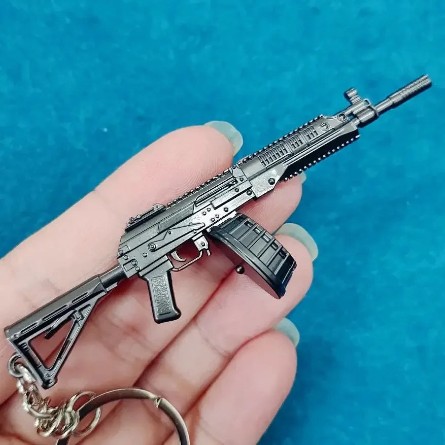 9cm  Alloy QBZ95 AK47 Pistol Model Keychain Jewelry Mini Rifle Gun Toy Craft Bag Pendant for Boys Children Gift