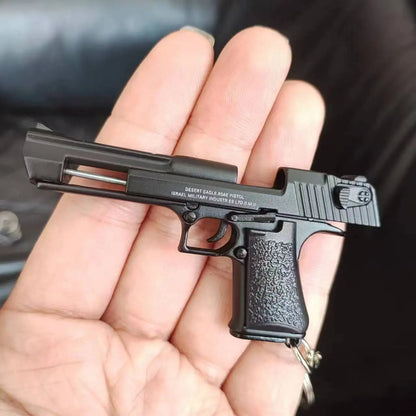 1:4 Alloy Scale Desert Eagle Pistol Keychain Mini Toy Gun Weapon Model Metal Keychain For Adult Kids Christmas Gift