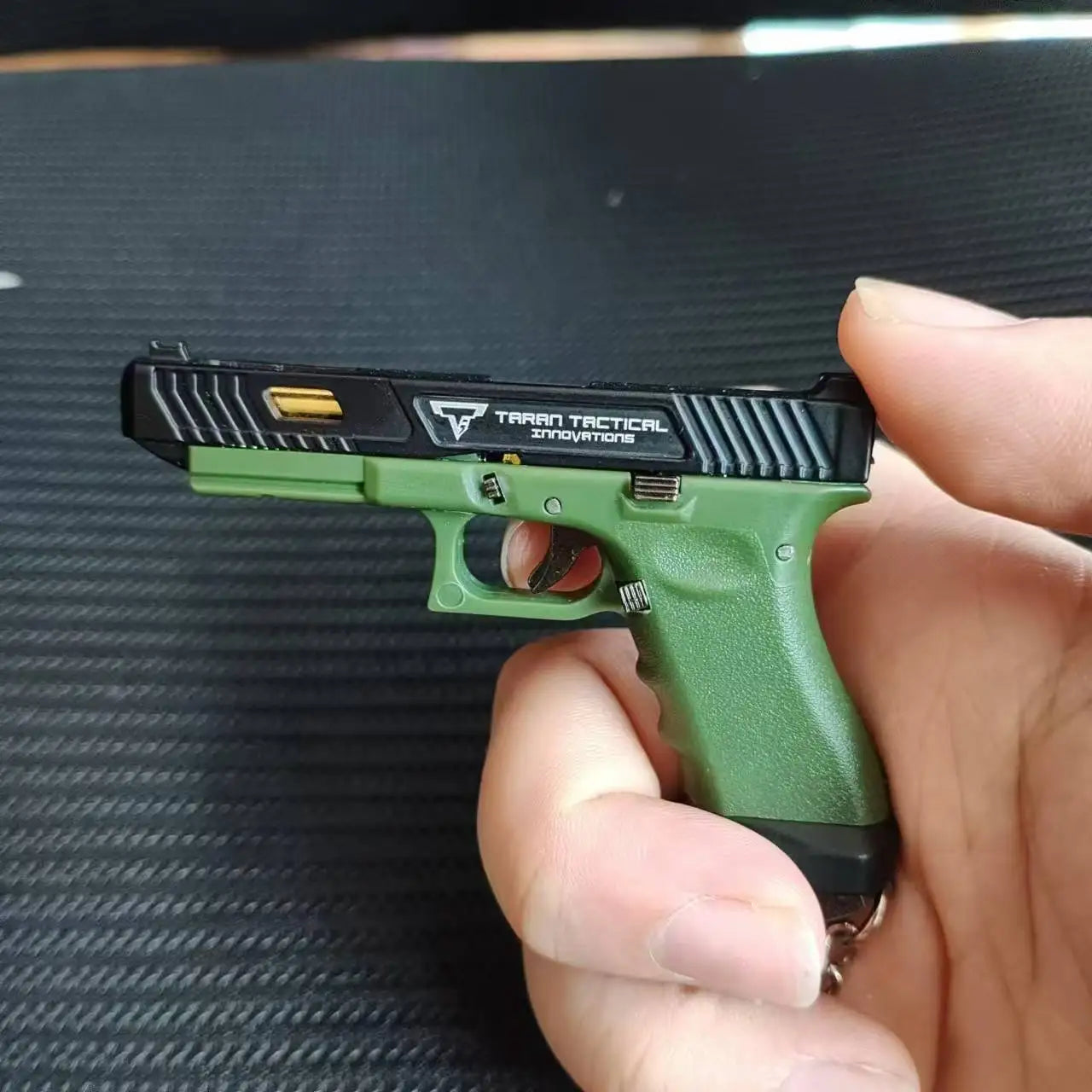 1:3 TTI G34 Mini Alloy Pistol Model Detachable Toy Gun Keychain Pendant Miniature Pistola Collection Toy Boys Adult Gifts
