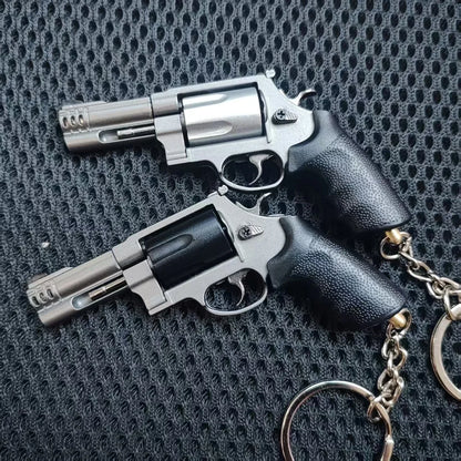 Detachable Revolver Pistol Model 1:3 Miniature Alloy Toy Gun Keychain Pendant Ornaments For Adult Boys Gift