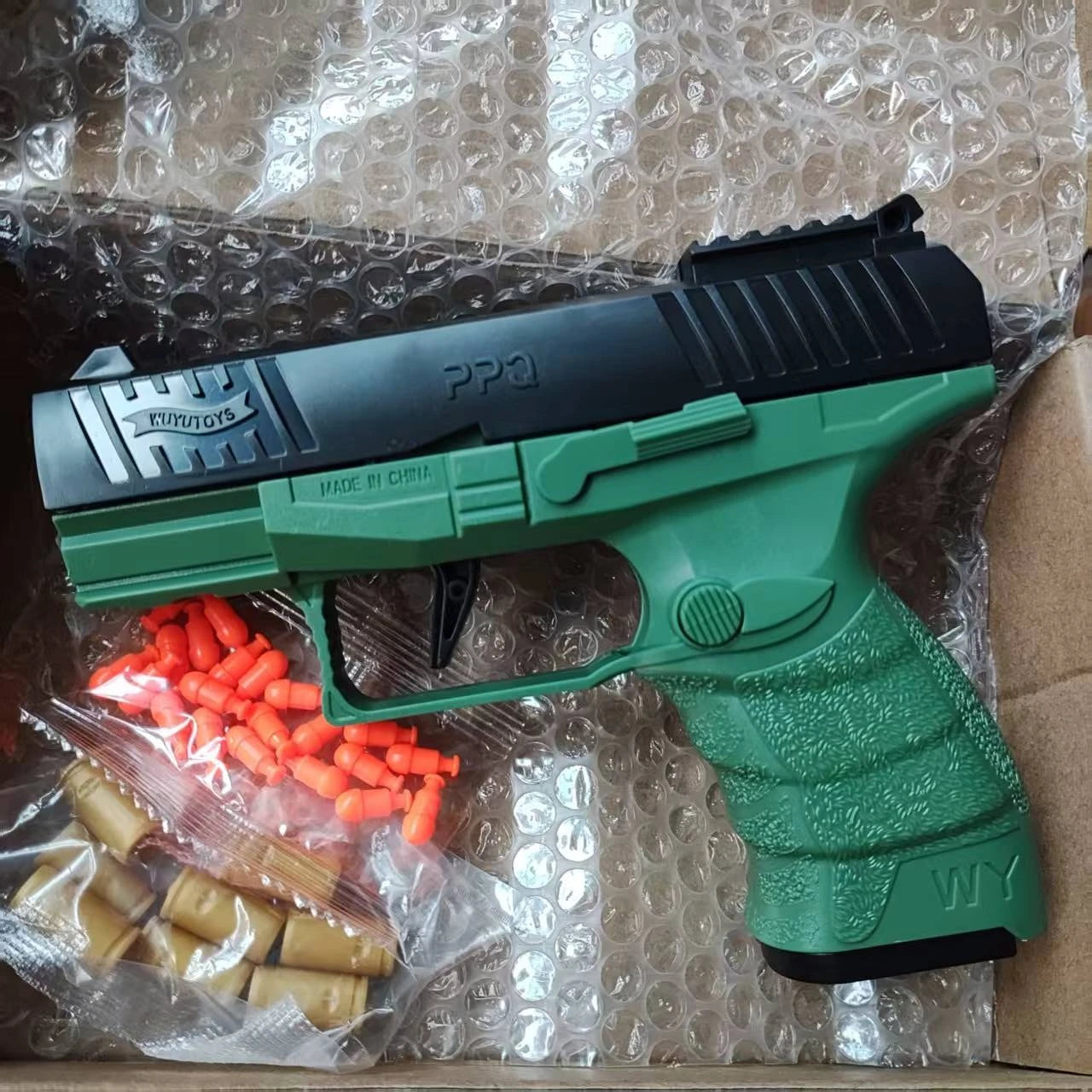 Mini Black Toy Gun PPQ Continuous Firing Shell Throwing Gun Model Soft Bullet Launcher BlowBack Airsoft Pistol for Kids