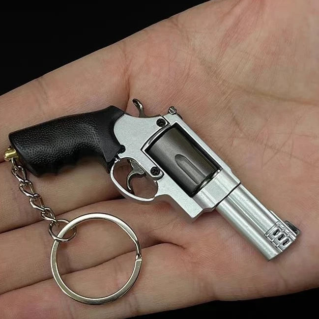 Detachable Toy Gun 1: 3 M500 Alloy Revolver Gun Models Mini Metal Keychain Toys Ornament Pendant Fake Gun for Adult Gift