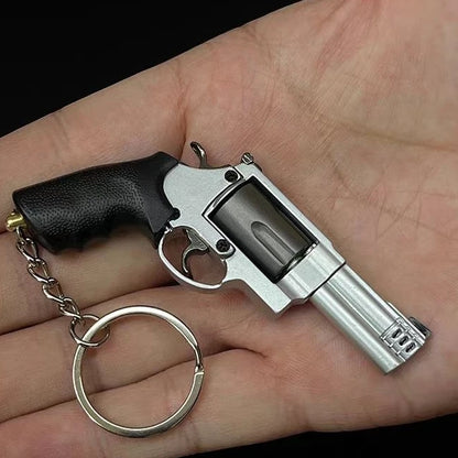 Detachable Toy Gun 1: 3 M500 Alloy Revolver Gun Models Mini Metal Keychain Toys Ornament Pendant Fake Gun for Adult Gift