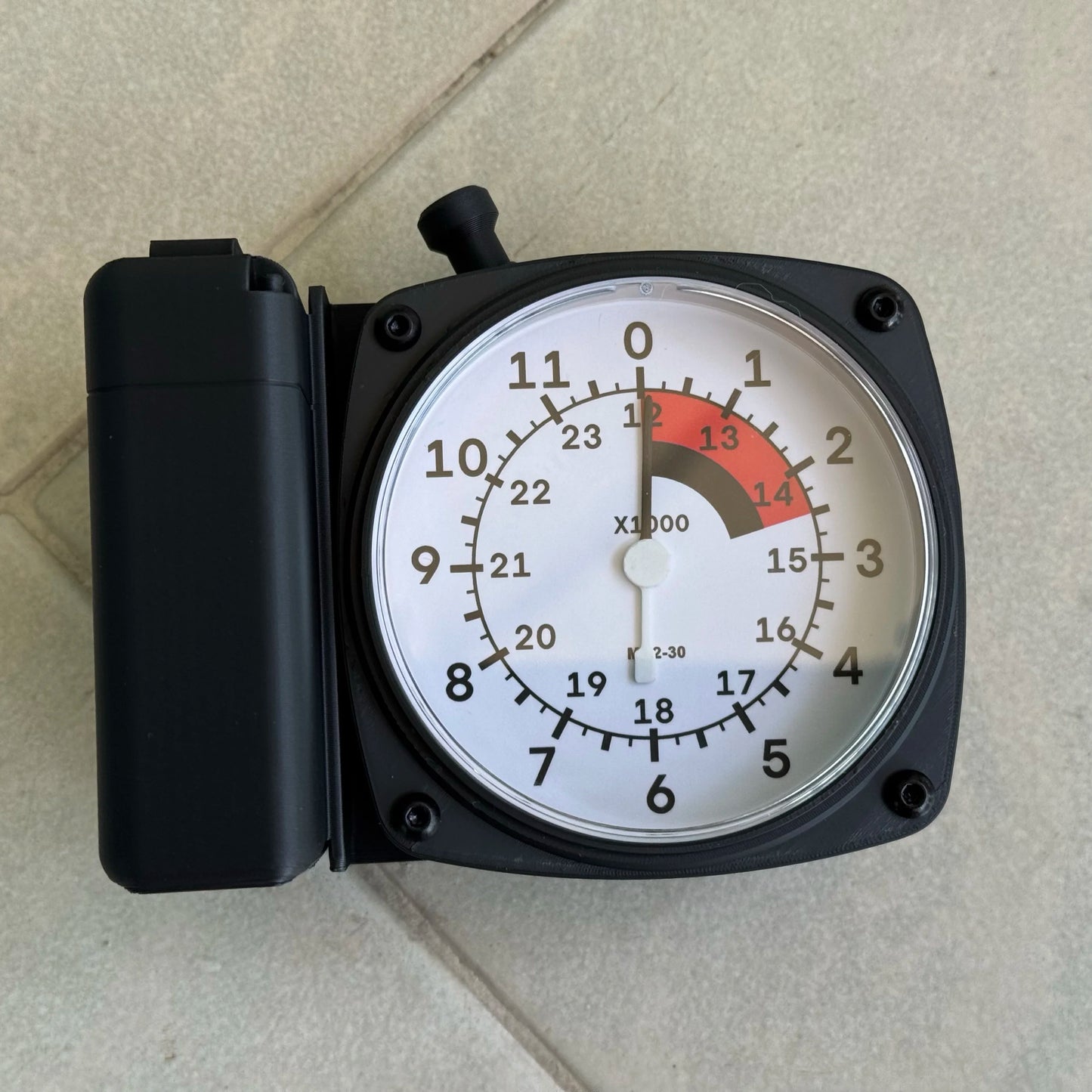AQzxdc COD 19 Night Fight Ghost Altimeter Altimeter Barometer Accessories Military Model Night Attack Ghost High Jump Barometer
