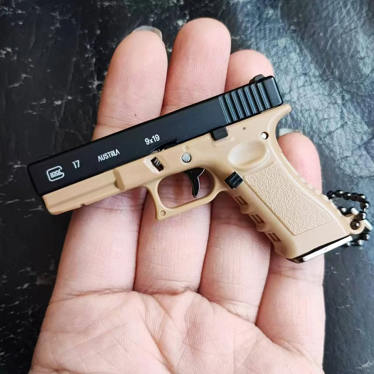 1:3 G17 Miniature Pistol Model With Holster Metal Toy Gun Detachable DIY Semi-alloy Keychain Pendant Ornaments Children's Toy
