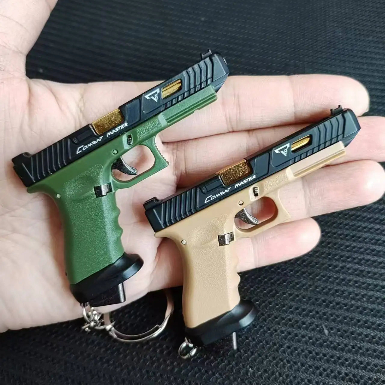 1:3 TTI G34 Mini Alloy Pistol Model Detachable Toy Gun Keychain Pendant Miniature Pistola Collection Toy Boys Adult Gifts